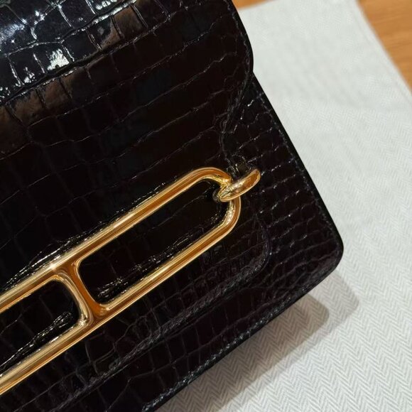 Classic Hermes Bag: A Stylish and Versatile Choice for Elegance - Picture 7 of 7